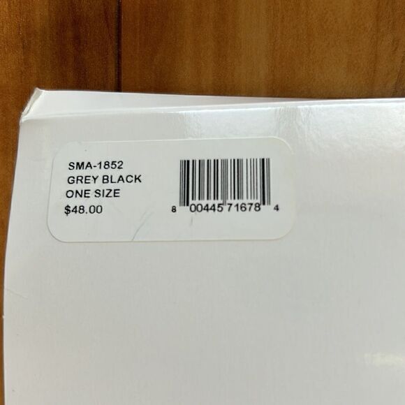 NEW Steve Madden Hat And Scarf Set - Picture 3 of 5